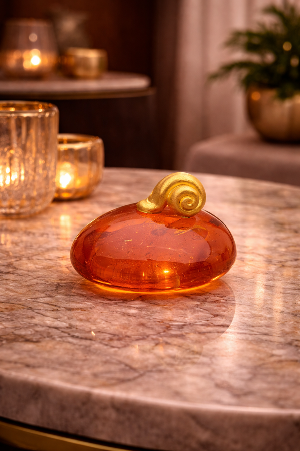 Latecomer on Pebble – Sculptural Accent