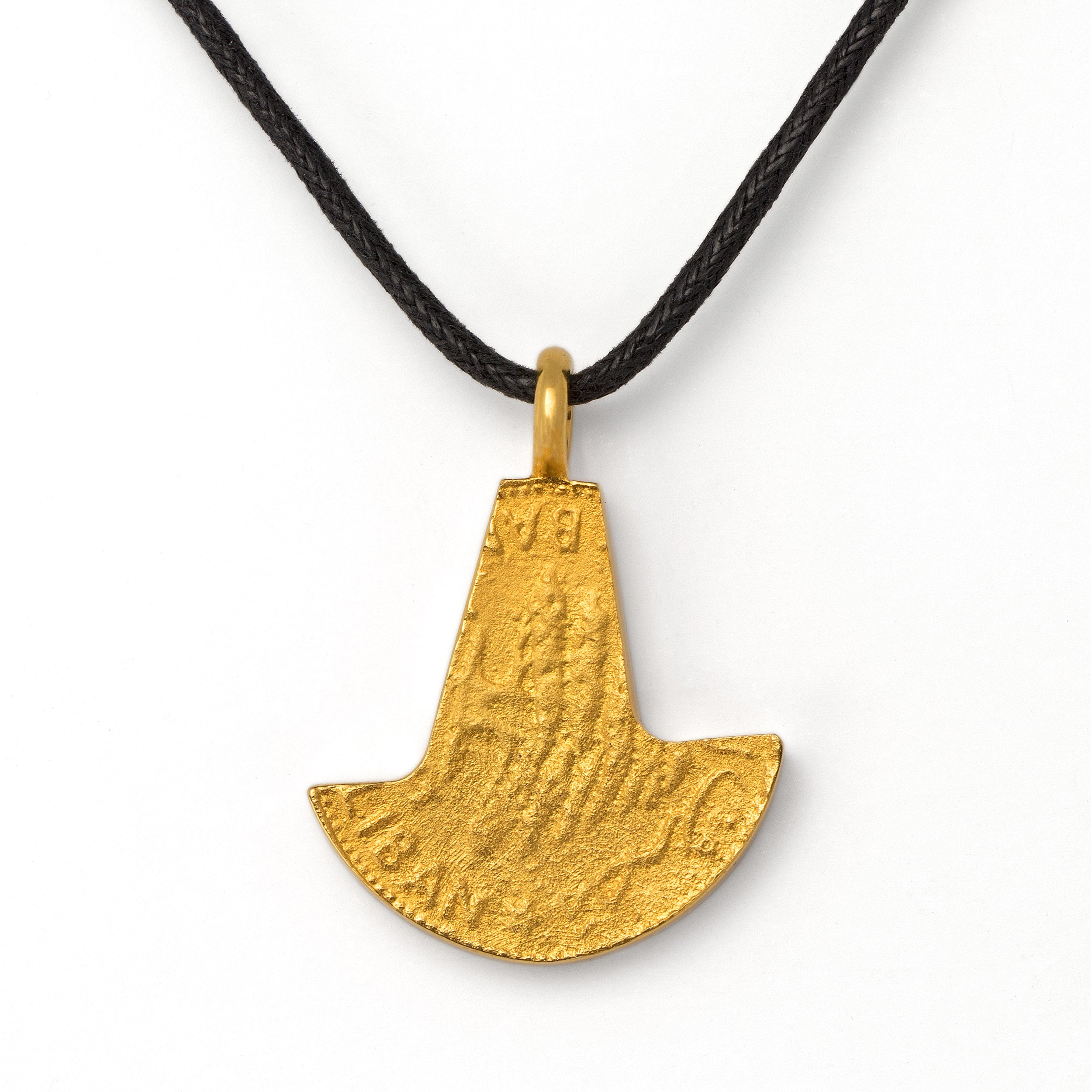 Lira Pendant